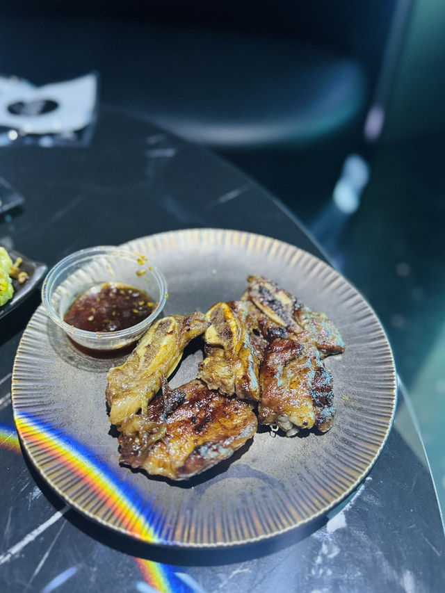 蘭桂坊都有得唱K 🎤？仲有野食可以食住唱🎶