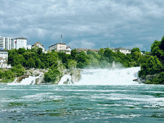 Rhine Falls in Summer – Nature’s Power and Beauty in Full Flow