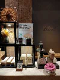 A Rejuvenating Khmer Massage at Bodia Spa  