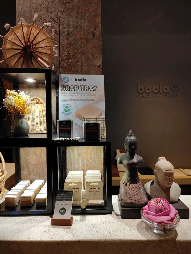 A Rejuvenating Khmer Massage at Bodia Spa  