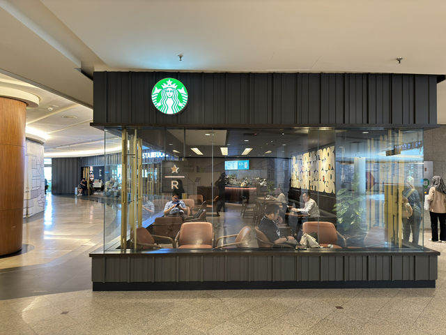 ☕ Brews with Depth: Starbucks Reserve Delivers at Mid Valley 🌍
