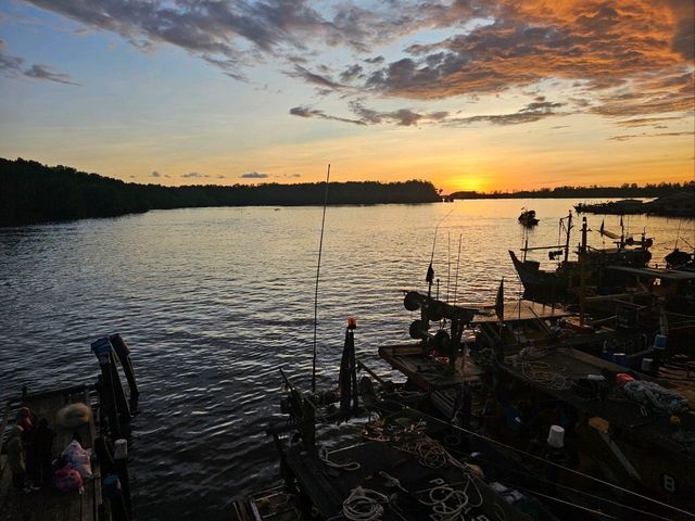 A Short Visit to Taiping & A Beautiful Dinner at Kedai Makan Tepu Sungai 十八丁海鲜 🌿🌅🦐