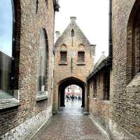 🏰✨ Bruges Summer Guide: A Fairytale Escape with Canals, Chocolate & Cobblestones
