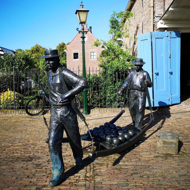 🧀🌷 Edam Cheese Hunting Guide: A Summer Adventure in Holland’s Iconic Cheese Town  