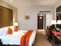 チェンマイの中心で快適ステイ – Mövenpick Suriwongse Hotel
