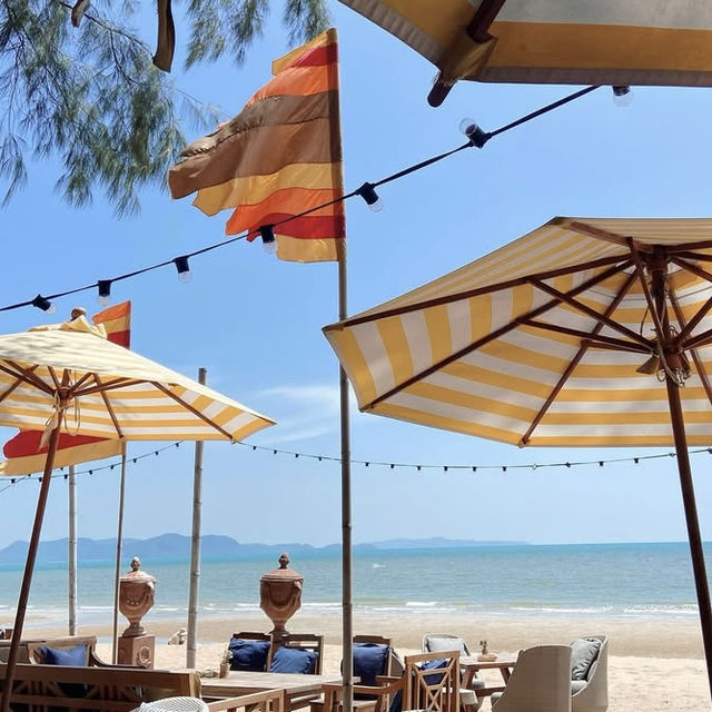  The Glass House Beachfront Bar