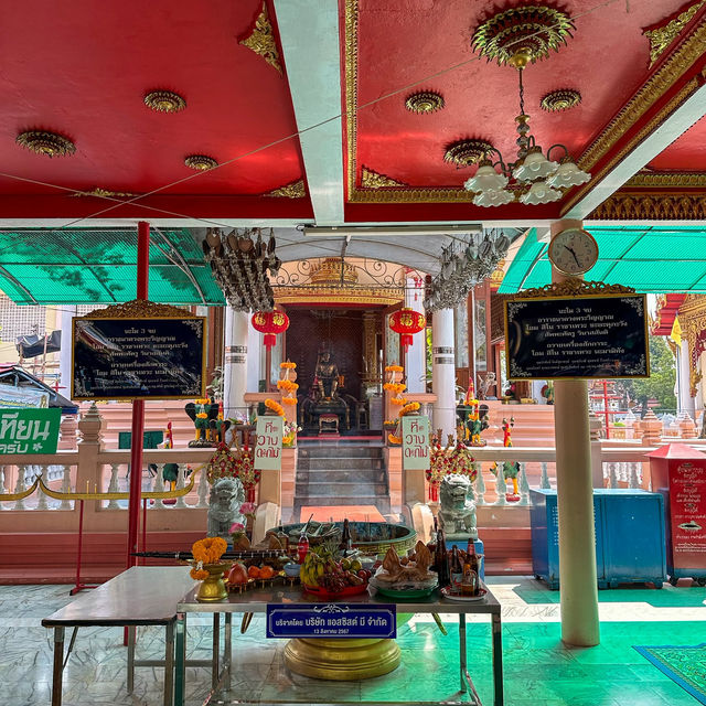 ศาลสมเด็จพระเจ้าตากสิน@วัดลุ่มมหาชัยชุมพล