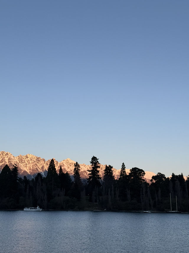 Mountains, Lakes, and a Bit of Magic — Queenstown Diaries