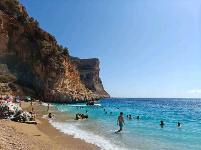 Big Cliffs, Blue Water, and Chill Perfection