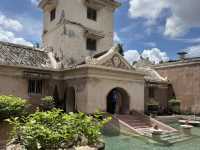 Taman Sari (Water Palace), Yogyakarta: A Hidden Gem Worth the Heat! ☀️🏰