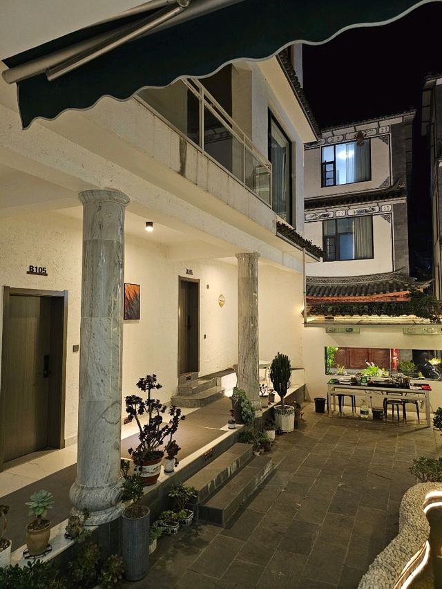 Dali in February BnB