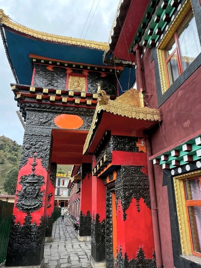Discovering the Tranquility of Tagong Monastery