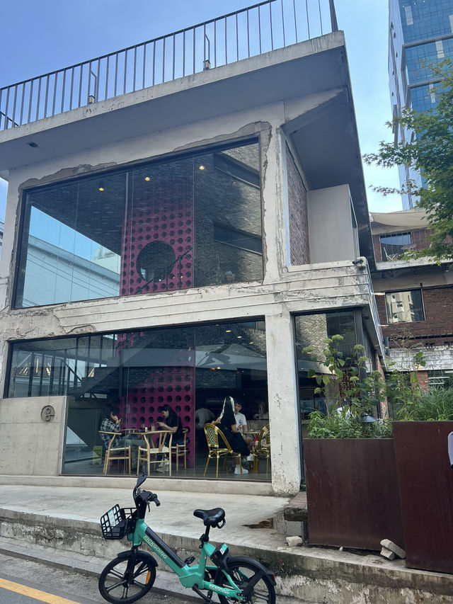 성수동 카페거리에는 다양함이 있어요