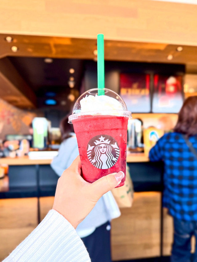 หนึ่งใน Starbucks ที่สวยที่สุดในโลก💚🤍 Toyama 🇯🇵
