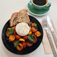 คาเฟ่ริมทะเลภูเก็ต MOONSTo̲̲NE cafe over the Sea