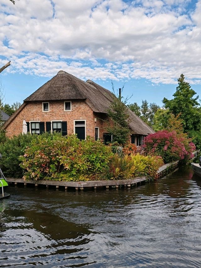 Late Summer Blooms in Giethoorn