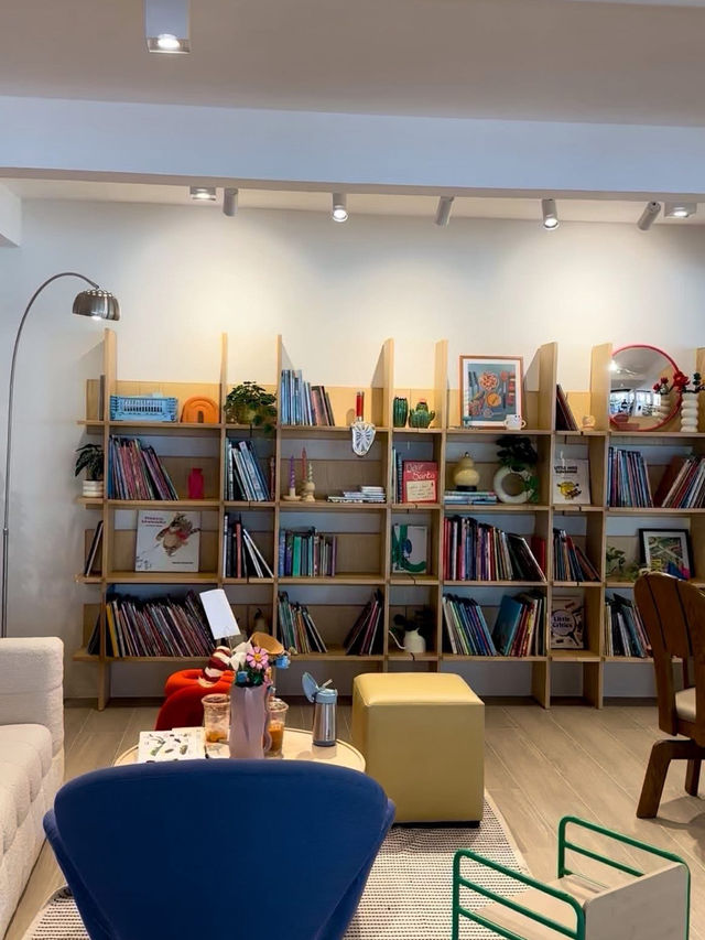 Living Room Thonglor 