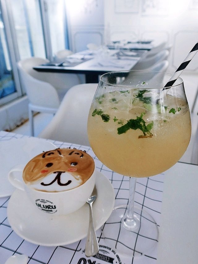 黑白漫畫風Cafe甜品打卡必選🍰 黑白漫畫風Cafe甜品打卡必選🍰