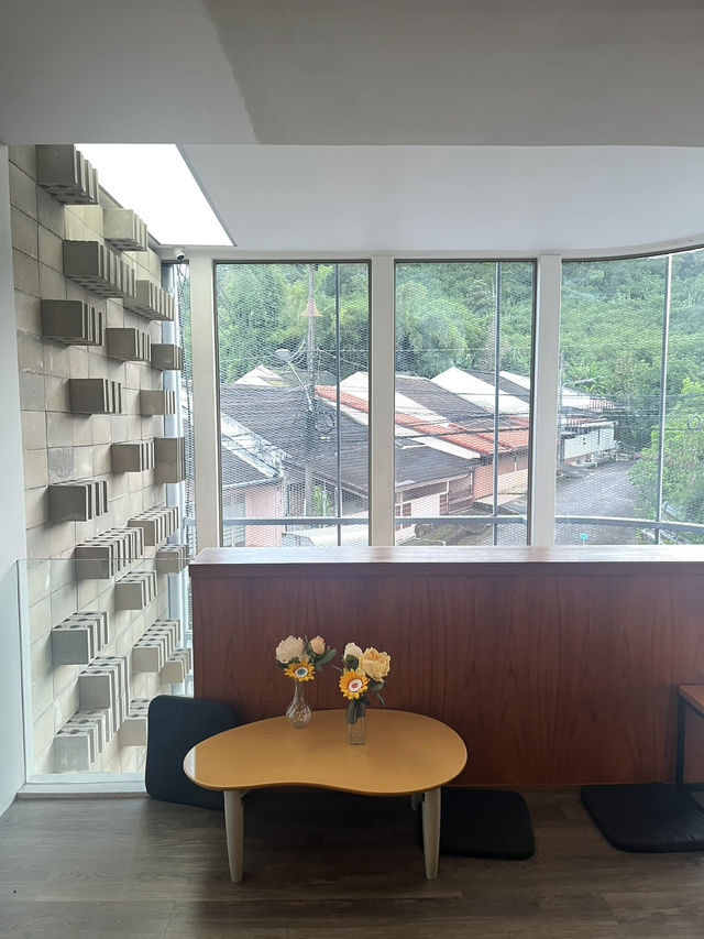 ☕🌸 รีวิว Little Forest Coffee & Flowers — คาเฟ่เล็