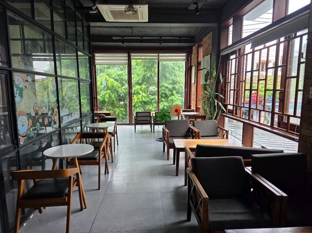 🇻🇳[호이안]열린 공간 속 여유, 베트남 사람들의 휴식처 KAYO COFFEE HOUSE