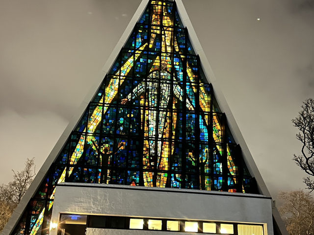 雪山下最夢幻城市🌃