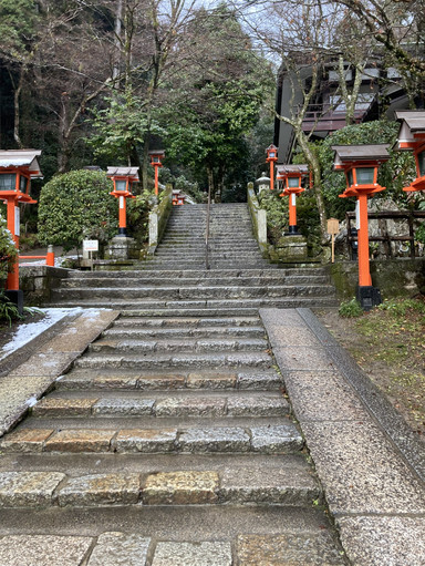 京都の奥座敷】天狗が棲む山で宇宙のパワーをチャージ！神秘の鞍馬寺
