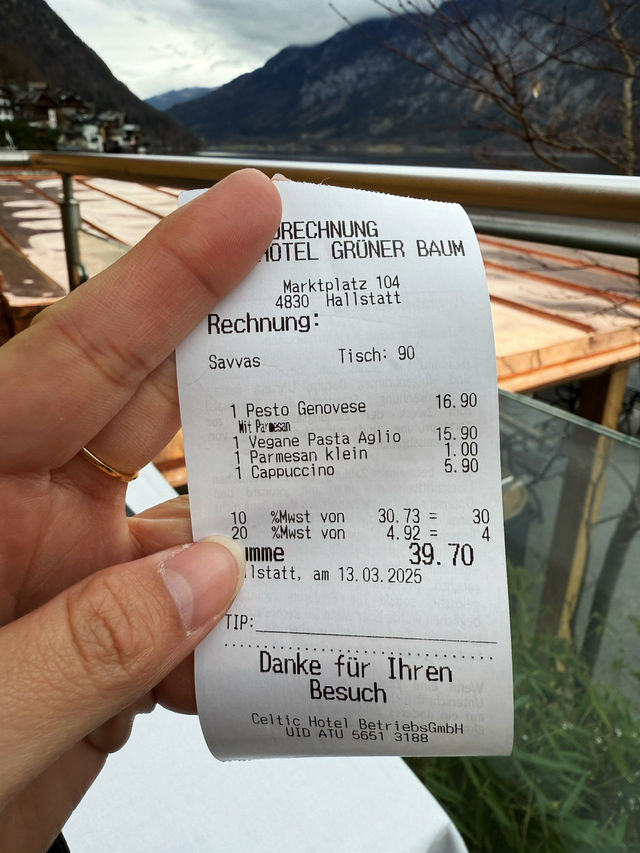 Lakeside Dining🍽️  