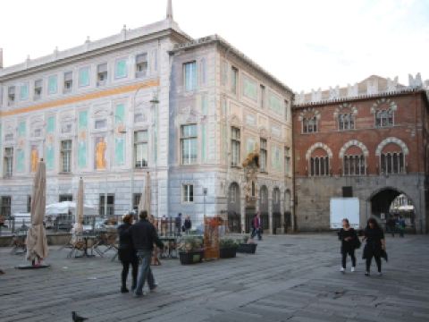 제노아 – 벽 사이의 아름다움