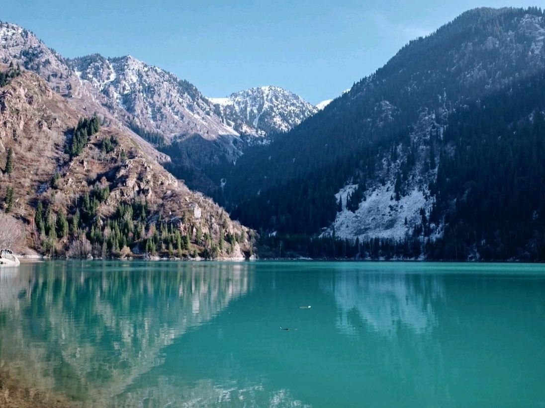 カザフスタンの山々に囲まれた静かな湖、Lake Issyk | Trip.com