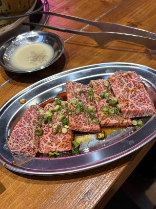 【福岡グルメ】本格的な焼鳥と焼肉が一店舗で楽しめる！