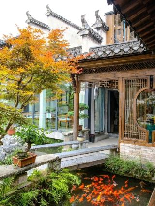 🏡 Xidi Ancient Village | A Quiet Retreat Beneath the Horse-head Walls