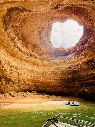 Lagos Lagoon Living: Luxe Stays & Dreamy Beaches in Algarve 😎🌊