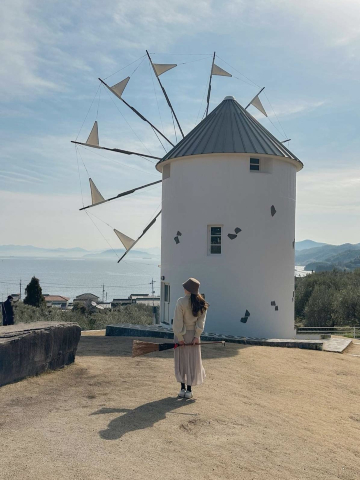 小豆島の絶景も楽しめる】ほうきをレンタルして魔女宅気分🧹💕 | Trip