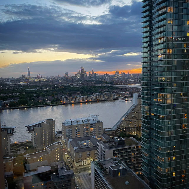 Sunset room with a view! Novotel London🌆