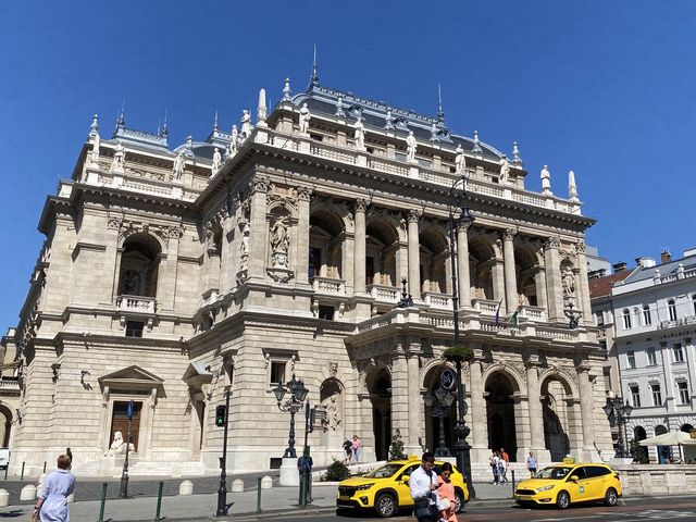 🇭🇺 The magnificent Hungarian State Opera 🎶