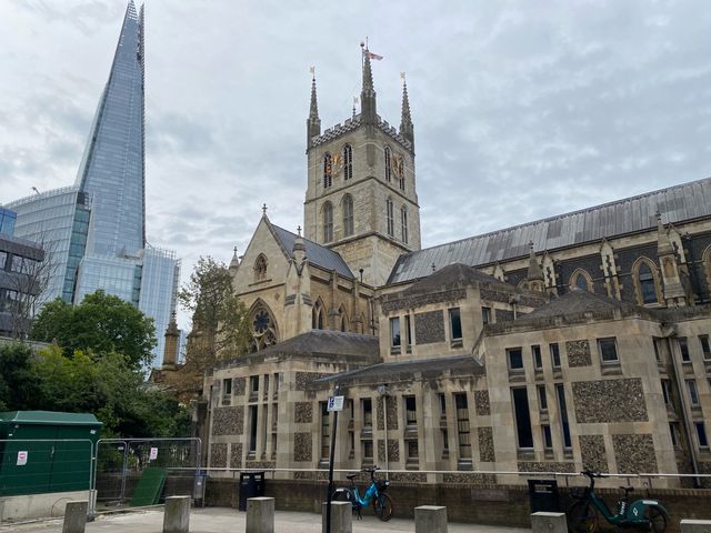 Serenity at Southwark Cathedral 🏛️🌿