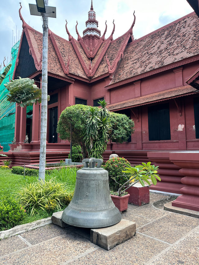 As Good As Free! The Super Cheap National Museum of Cambodia 🇰🇭 