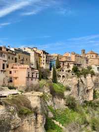 Hanging Houses & Canyon Vibes