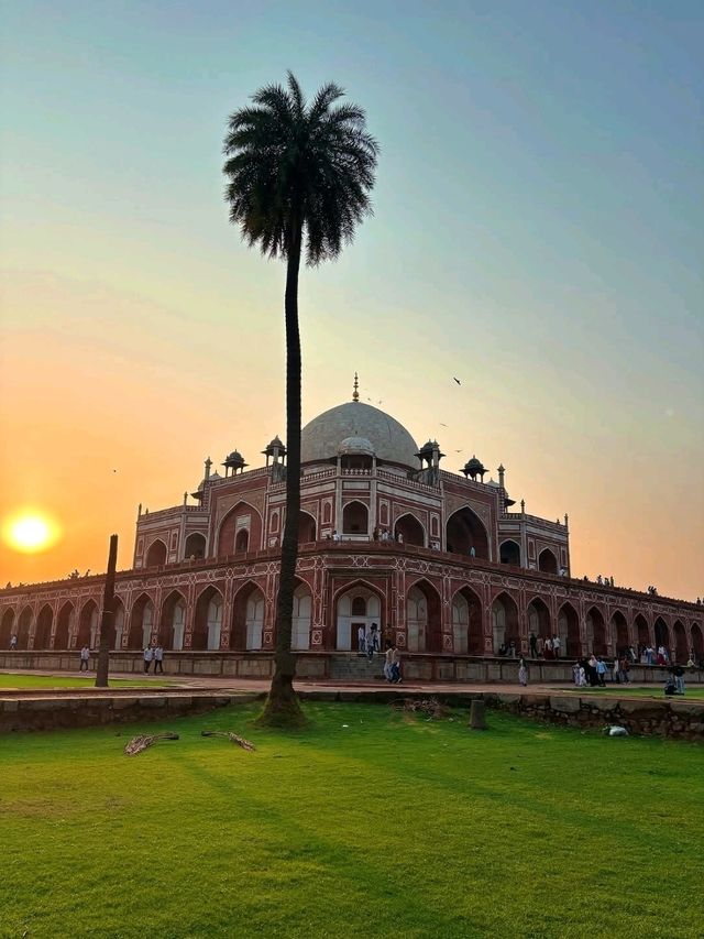 🕌 Humayun’s Tomb – A Timeless Mughal Masterpiece in Stone