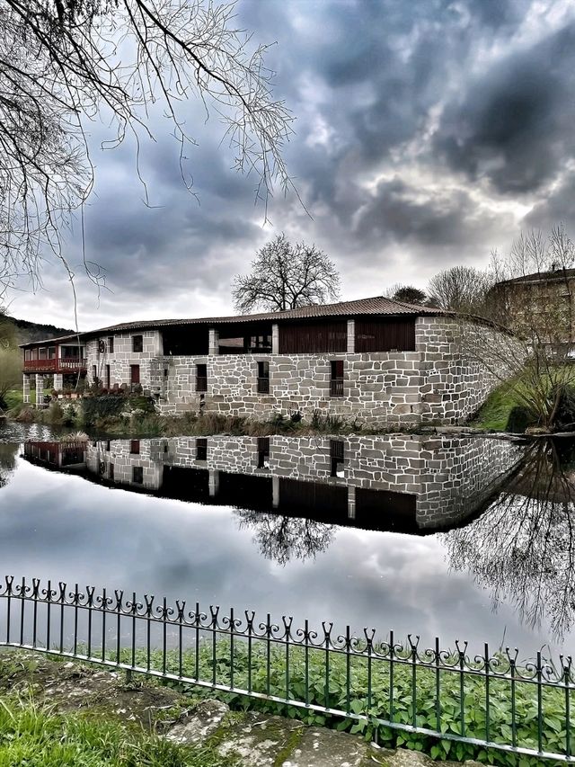 🌿 Where the River Rests – Portovello Park, Allariz, Spain