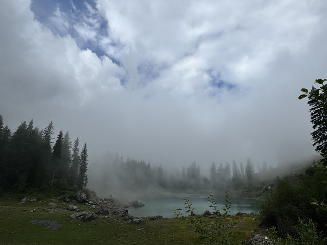 走訪多洛米蒂山最美麗的湖泊～雷扎湖 (Lake Carezza)