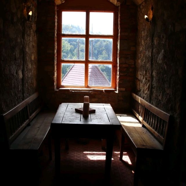 🏰🌄 “Whispers in the Hills: My Serene Visit to Zovnek Castle” ✨🕊️