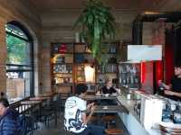 ร้านที่ยกระดับ Hot dog  เป็น Haute Dog สุดครีเอท