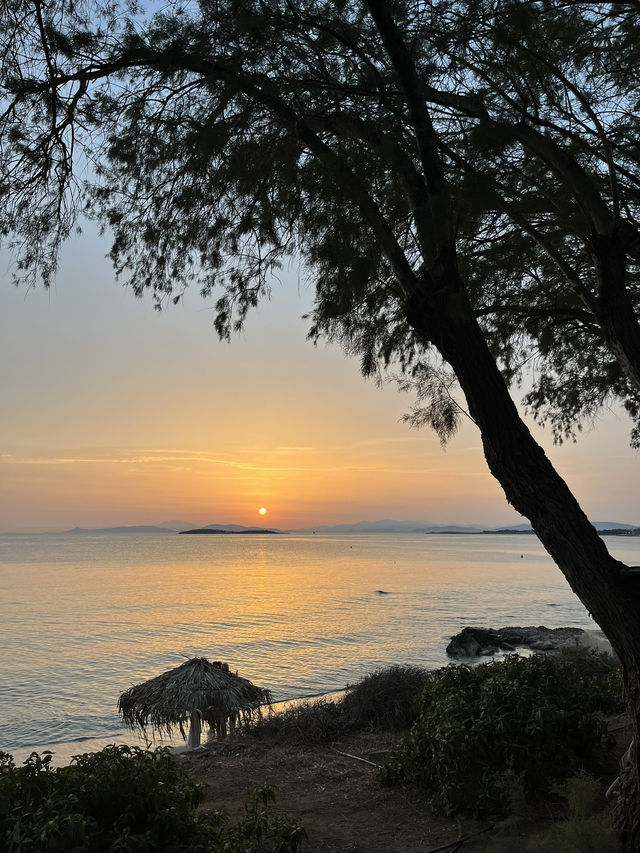 🌊☀️ #VouliagmeniVibes – A Hidden Gem Just Outside Athens 🇬🇷🍴