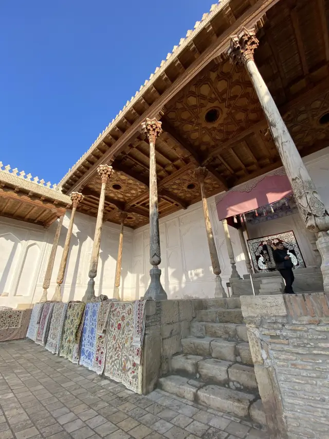 Узбекистанское путешествие: исследование Бухарского района и сувенирного рынка