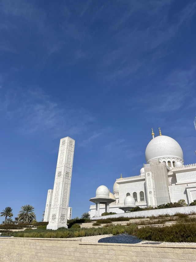 🕌 Sheikh Zayed Grand Mosque – A Marvel of Light & Architecture ✨🌙