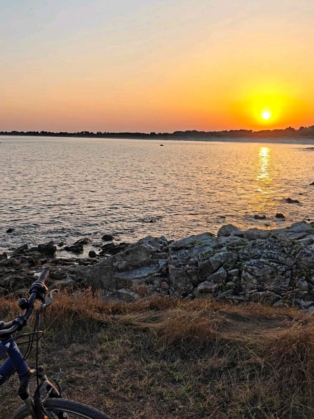 Scenic City Escape in Finistère 🌅