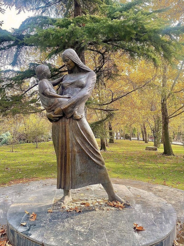 🌿 Park-e Mellat Tehran – A Calm Urban Escape 🍁✨ 🌿 Park-e Mellat Tehran – A Calm Urban Escape 🍁✨