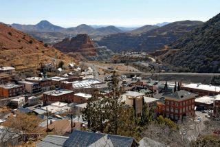 Bisbee — The American Town Where Copper Built a Fortune and Artists Painted It Back to Life