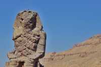 【Travel around the 🌍 world】Egypt🇪🇬. The Colossi of Memnon.